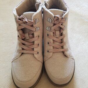 BZEES BROOKLYN BOOTS Womens 8.5M